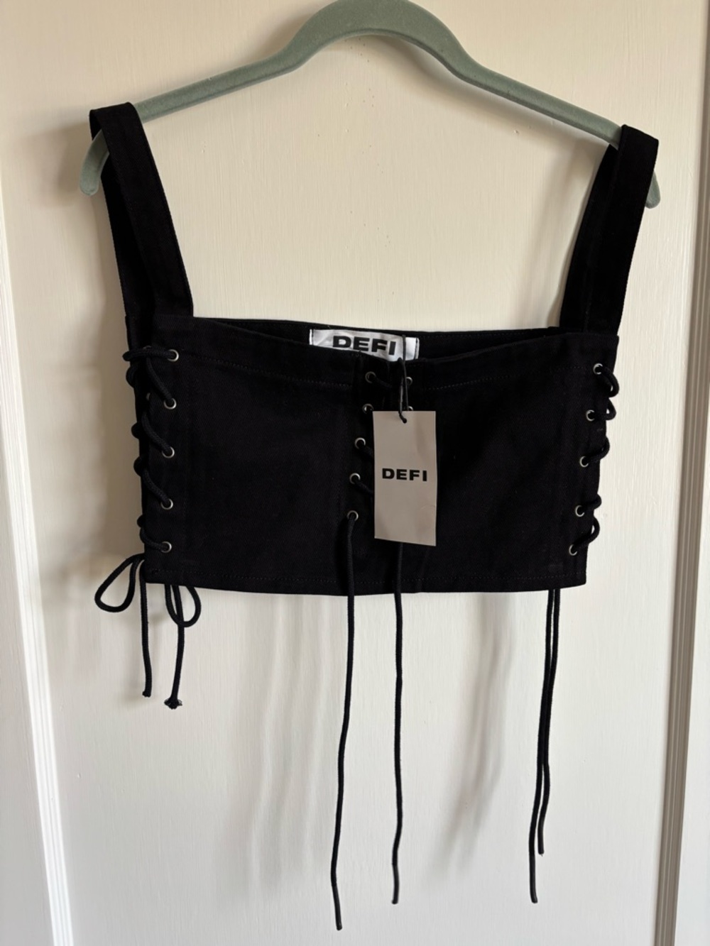 DEFI Black Top X Lace-Up Cropped Tank